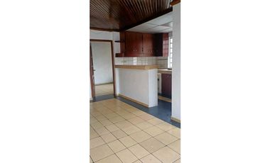 VENDO CASA RENTERA ESQUINERA EN SAUCES 8