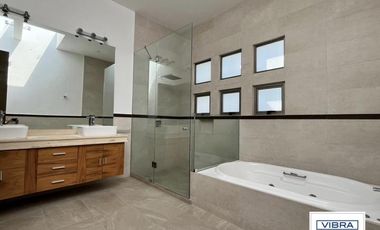 Casa en condominio exclusivo a la Venta en Pedregal.