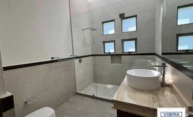 Casa en condominio exclusivo a la Venta en Pedregal.