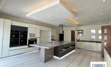 Casa en condominio exclusivo a la Venta en Pedregal.