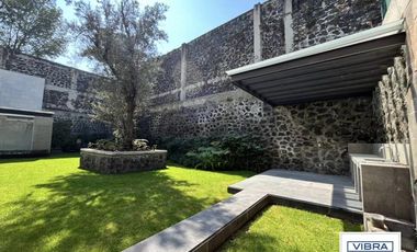 Casa en condominio exclusivo a la Venta en Pedregal.