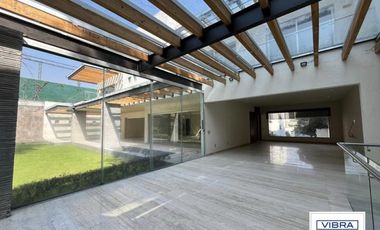 Casa en condominio exclusivo a la Venta en Pedregal.