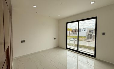 CASA EN VENTA EN BLVD PRINCIPAL EN LOMAS DEL DORADO