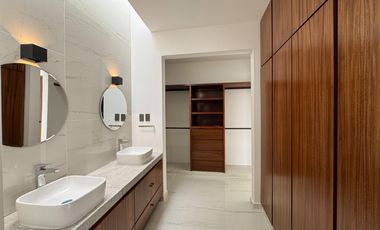 CASA EN VENTA EN BLVD PRINCIPAL EN LOMAS DEL DORADO