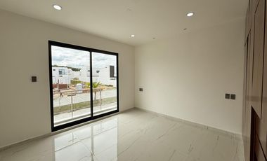 CASA EN VENTA EN BLVD PRINCIPAL EN LOMAS DEL DORADO