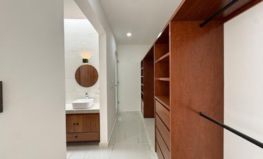 CASA EN VENTA EN BLVD PRINCIPAL EN LOMAS DEL DORADO