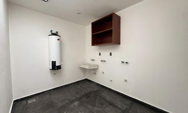 CASA EN VENTA EN BLVD PRINCIPAL EN LOMAS DEL DORADO