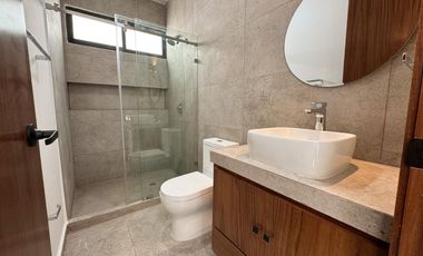 CASA EN VENTA EN BLVD PRINCIPAL EN LOMAS DEL DORADO