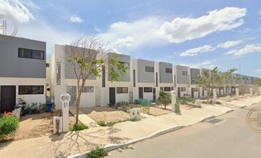 Casa en Venta a 20 min del Aeropuerto Internacional de Merida.