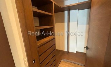 Departamento en Venta en Lomas de Tecamachalco, Naucalpan de Juarez NF 25-1621.