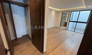 Departamento en Venta en Lomas de Tecamachalco, Naucalpan de Juarez NF 25-1621.