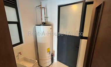 Departamento en Venta en Lomas de Tecamachalco, Naucalpan de Juarez NF 25-1621.