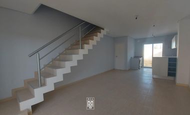 Dúplex a ESTRENAR en Venta - Ciudad de General Fernandez Oro.