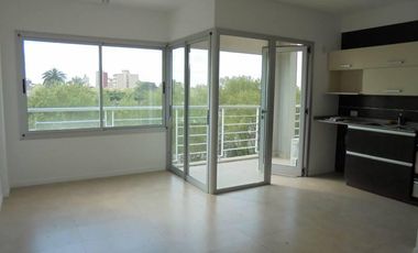 Vende departamento dos ambientes en centro de Zarate