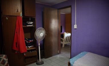 Amplio y arbolado terreno con casa