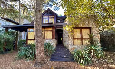 Excelente Casa de 4 ambientes en Mar de las Pampas