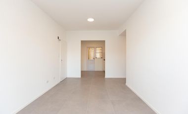 Dpto. 3 ambientes planta baja con 150 m² de jardín privado – San Fernando, PBA - Reciclado a nuevo