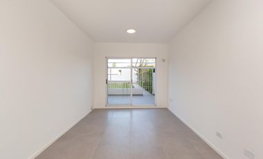 Dpto. 3 ambientes planta baja con 150 m² de jardín privado – San Fernando, PBA - Reciclado a nuevo