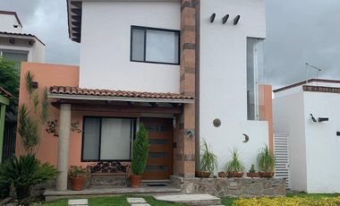 RENTA CASA AMUEBLADA CON ALBERCA TEQUISQUIAPAN