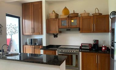 RENTA CASA AMUEBLADA CON ALBERCA TEQUISQUIAPAN