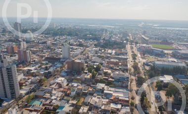 Casa moderna con increíble parque, en VENTA