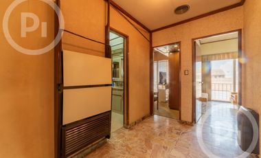 Casa moderna con increíble parque, en VENTA