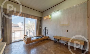 Casa moderna con increíble parque, en VENTA