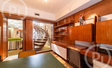 Casa moderna con increíble parque, en VENTA