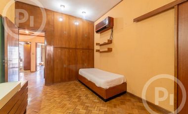 Casa moderna con increíble parque, en VENTA