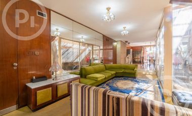 Casa moderna con increíble parque, en VENTA