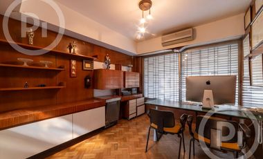 Casa moderna con increíble parque, en VENTA