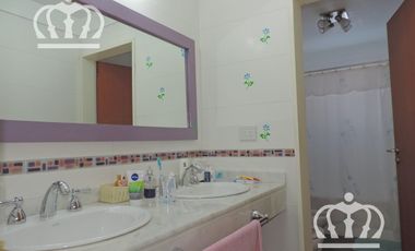 Venta - Casa con fondo y pileta - Lanús Este