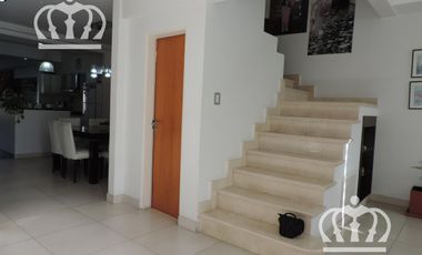 Venta - Casa con fondo y pileta - Lanús Este