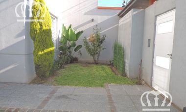 Venta - Casa con fondo y pileta - Lanús Este