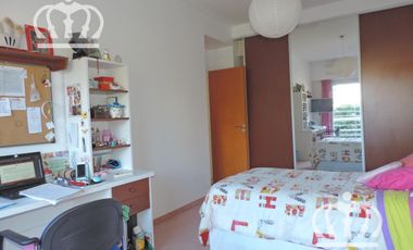 Venta - Casa con fondo y pileta - Lanús Este
