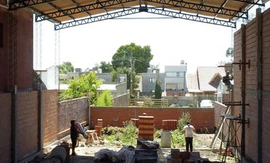 Galpón a estrenar sobre Av. Mario Bravo