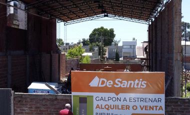 Galpón a estrenar sobre Av. Mario Bravo