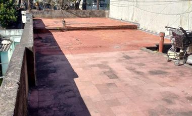 MEJICO 4400 - CASA   LOCAL   GALPON - LOTE 240 MTS - V.MARTELLI - VENDE -