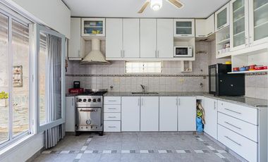 Casa de 3 dormis en 10 e/ 521 y 522, Tolosa