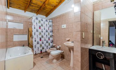 Casa de 3 dormis en 10 e/ 521 y 522, Tolosa