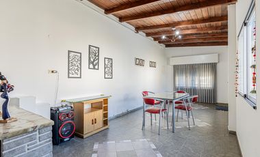 Casa de 3 dormis en 10 e/ 521 y 522, Tolosa