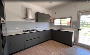 Casa en EcoPueblo Alvear