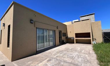 Casa en EcoPueblo Alvear