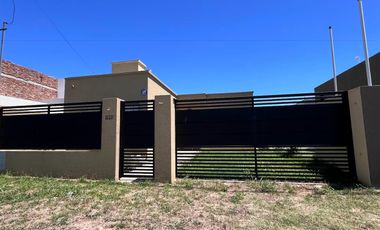 Casa en EcoPueblo Alvear