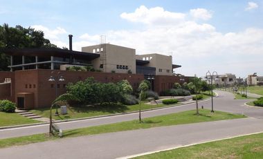 Casa en Venta con Piscina en Fincas de Iraola Dos