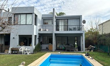 Casa en Venta con Piscina en Fincas de Iraola Dos