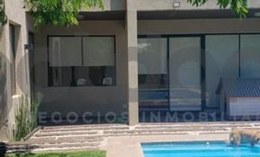 Casa en Venta con Piscina en Fincas de Iraola Dos