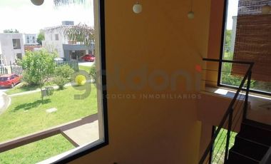 Casa en Venta con Piscina en Fincas de Iraola Dos