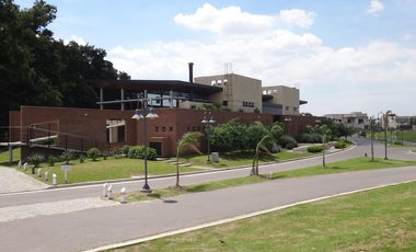 Casa en Venta con Piscina en Fincas de Iraola Dos