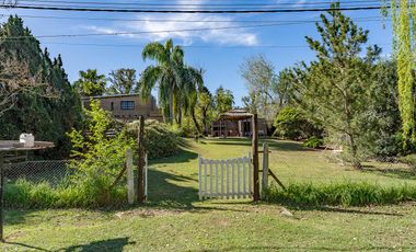 VENTA - Casa 2 dormitorios con piscina - Oliveros, Santa Fe.
